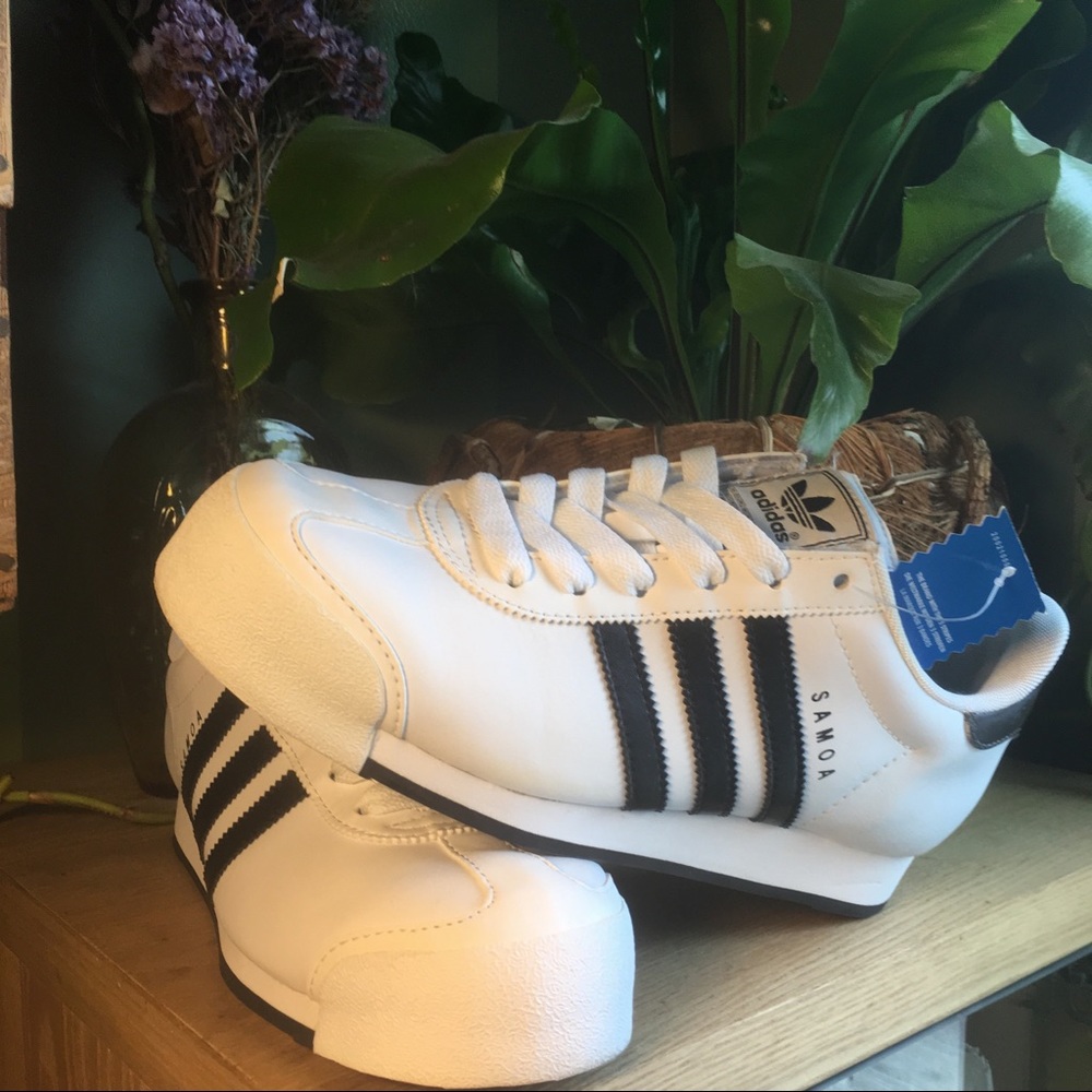 ADIDAS SAMOA W7 SHOES
(BRAND NEW W/ TAGS IN BOX)